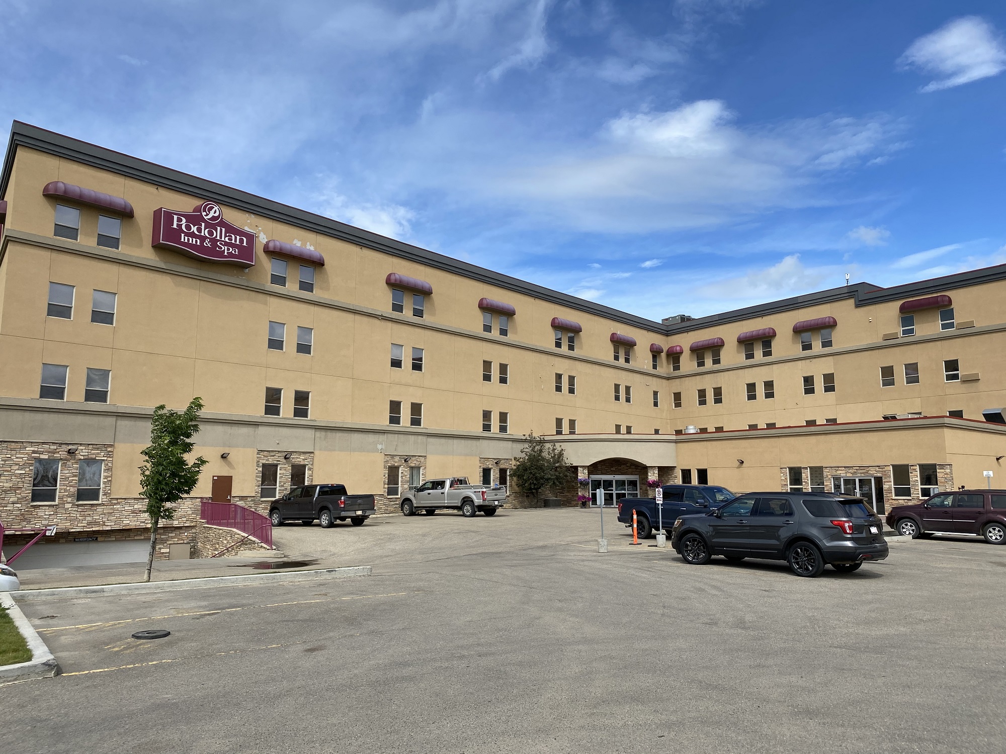 Hotel Investment Opportunity – 10612-99 Avenue, Grande Prairie, AB