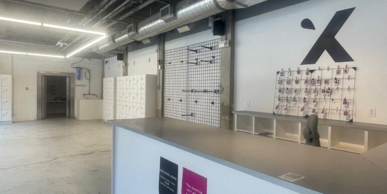 10049-image-frontcounter